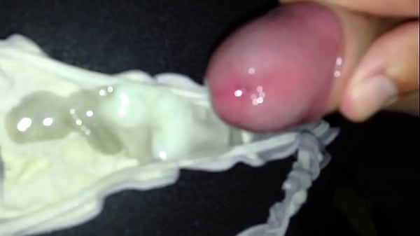 Play MP4 - Cum on her dirty panties