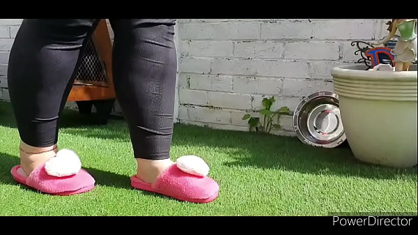 Slippers pink dangle outdoor