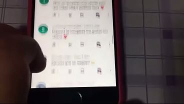 Bagrezuko intenta decorar la galleta de jengibre 