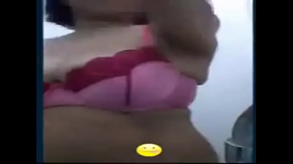 Nonton Mature Big Tits Shows Her Bf thumbnail