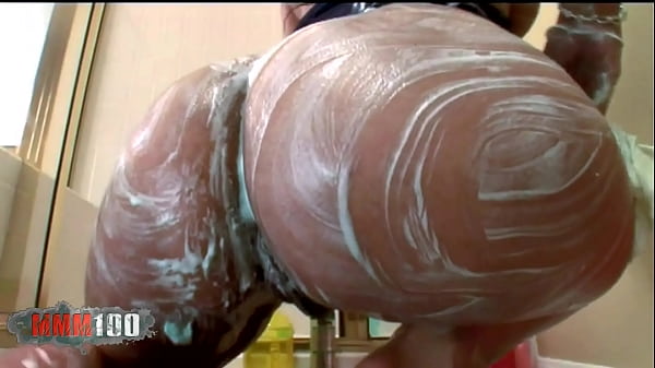 Ebony pornstar : wet, anal sex and deepthroat 