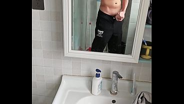 体育生露脸自慰发骚 thumbnail