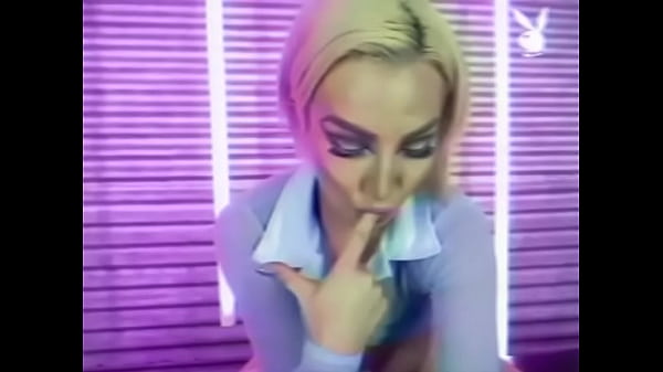 Sexy babe gets her boobs out