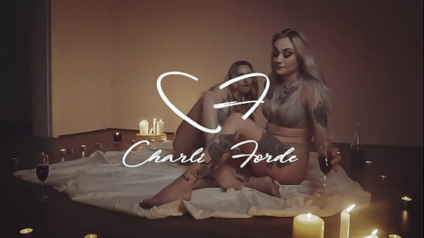 Nonton Charlie Forde Gets On All Fours & Gets Finger Fucked By Violet Devine! thumbnail