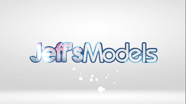 Nonton Hot Curvy Brunette Hayley Grey Tries Different Dildos thumbnail