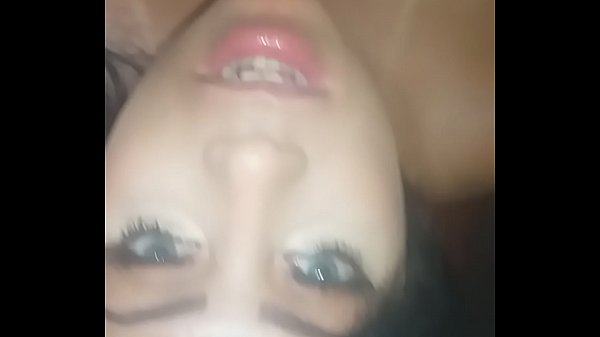 Pamela Ferrary fazendo o que mais_gosta mamando e_ganhandoleitinho