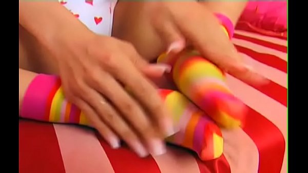 Nonton Slender Gemini Gets Body Licked thumbnail