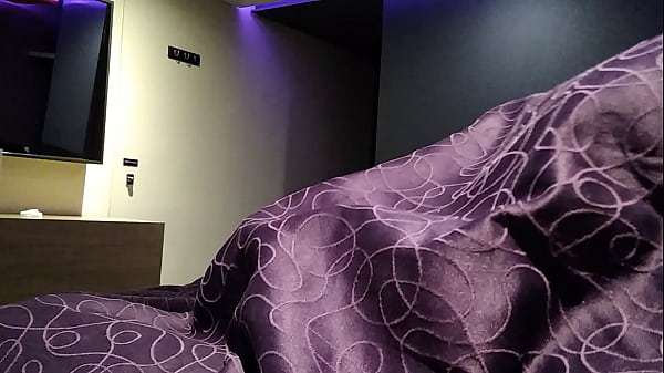 Play MP4 - se porta traviesa bajo la manta