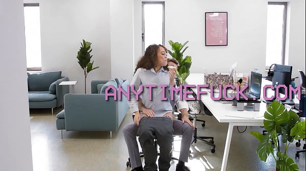 Professor TendsTo Students Pussy As They Free_Use Him