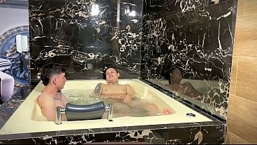Nonton Sexy Latina Accepts Her Friends' Invitation, They Fuck Her Hard In The Jacuzzi - Theyoungnico thumbnail