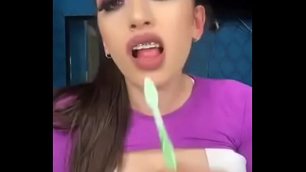 Valeria corral presumiendo como se la va a mamar a su novio en Tijuana 