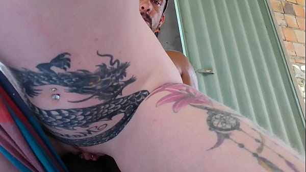 Meu pedreiro mim encontra nua na rede dele de descansar