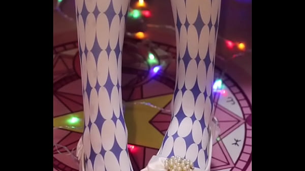 女装穿着平底婚鞋玩假JJ