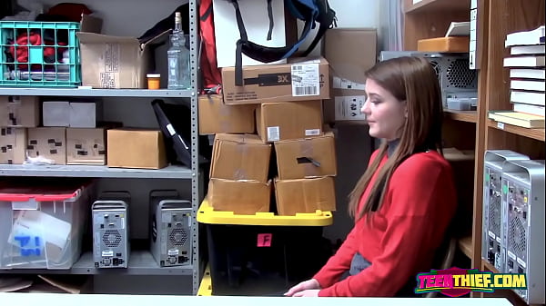 Rosalyn makes faces as she gets her cunt stretched_out by_big cock