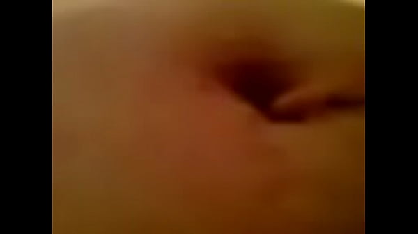 Girl play with navel 2006