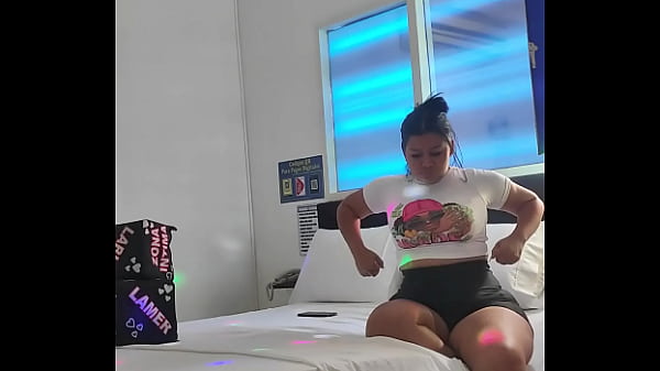 Play MP4 - Unbelievable Unfaithful Mature recording video with her step-nephew