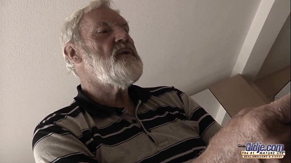 Play MP4 - Teenie girl in pain fucks old man for spicy oblivion