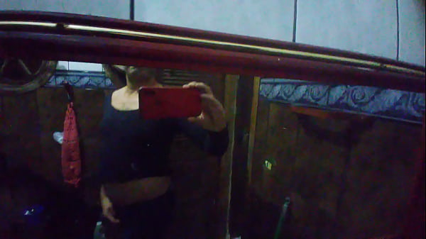 A cal&ccedil;a apertada e sensual 