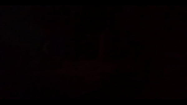 Mi hermanita es la mejor haciendo_pajas con los pies