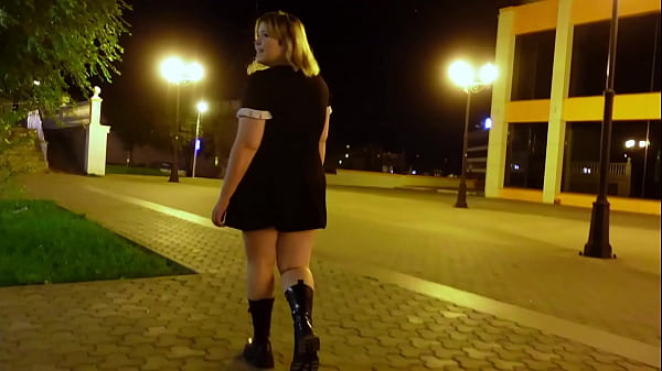 Play MP4 - Walking around the city without panties Furiyssh