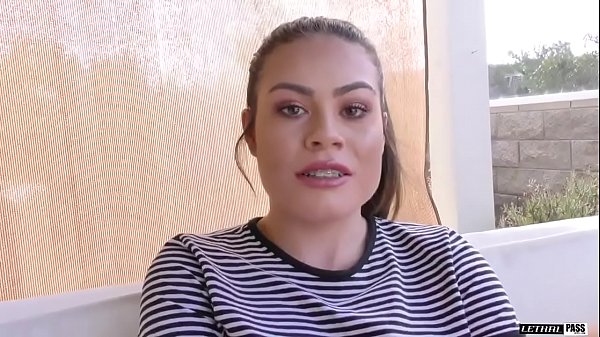 Play MP4 - Veronica Valentine loves french kissing assholes and getting her back blown out