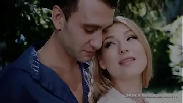 Nonton Lucy Heart, Hot Maid thumbnail