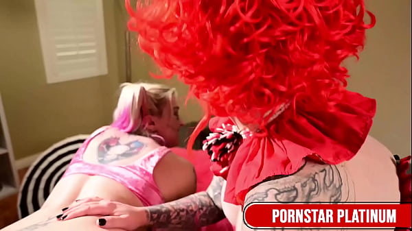 Blonde Leya Falcon Gets Fucked By Hot Clown Maya Sinstress! 