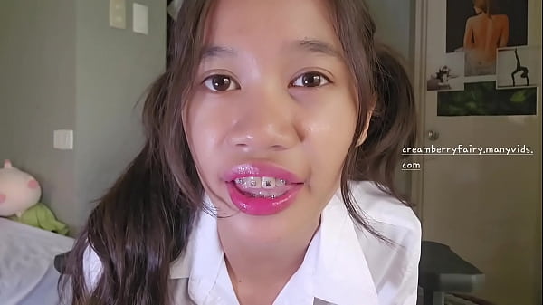 Play MP4 - The Naughty School gril