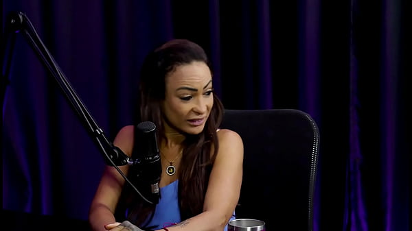 Foi convidada para trabalhar no puteiro, o gerente a flagrou, foi gravar pra produtora e perdeu a virgindade no sexo anal - Belinha Baracho (WATCH ON: SHEER/RED) 