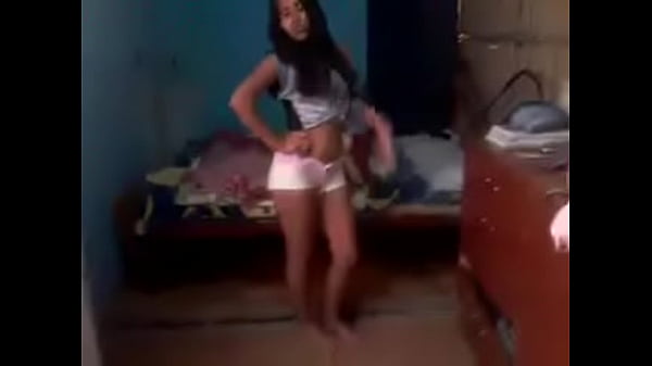 Teeff Anjoosde Lages SC e sua amigaputa