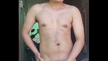 Masturbate outdoor 