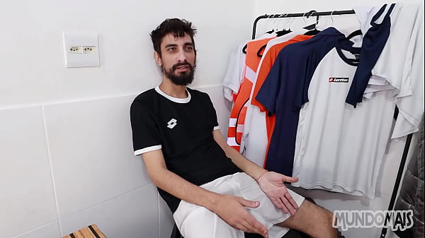 Play MP4 - Comi meu parceiro do futebol no vestiario&excl;