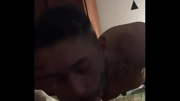 Play MP4 - Big dick de este macho peludo - pasivo sumiso y con ganas de pija &comma; le cabalga hasta darle toda la leche bien a fondo - bareback