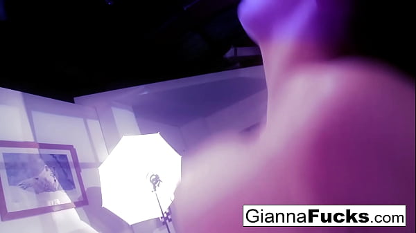 Busty babe masturbates 