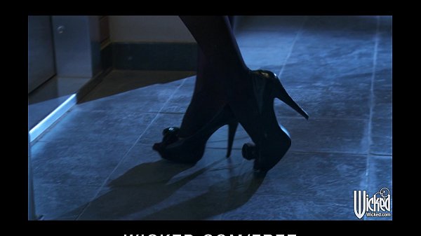 High classcall girl gets_to fuck_her favorite customer