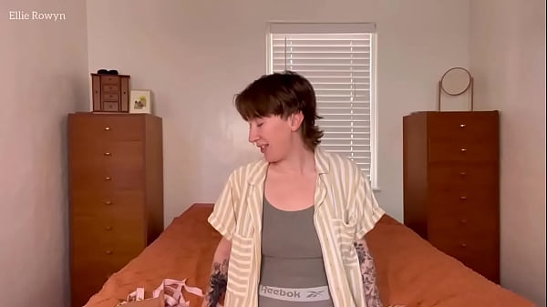 Nonton Your Very First Time Being Fucked With A Strap thumbnail