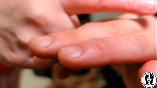 Biting finger therapy with sensual result 