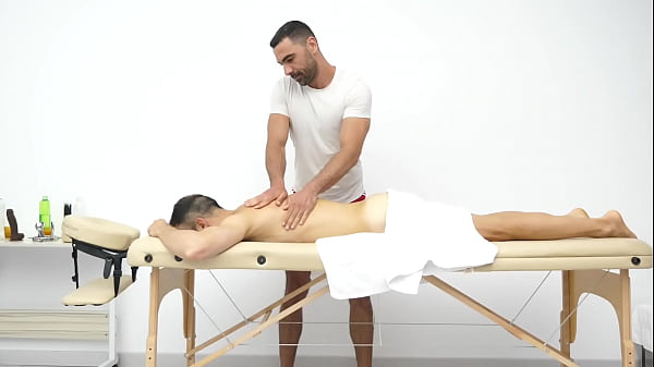 Play MP4 - Fui a darme un masaje y acab&eacute; Foll&aacute;ndome al MASAJISTA