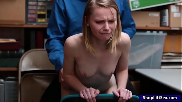 Tight_shoplifter pounded by LP_officer