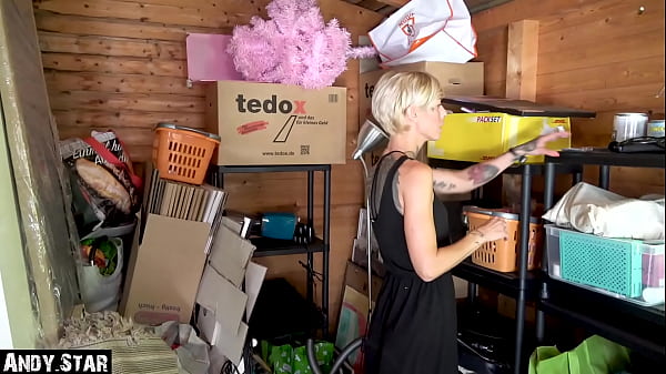 Play MP4 - DEUTSCHE MILF IM GARTENHAUS GEFICKT