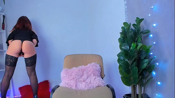 Nonton Nylon Stockings And High Heels thumbnail