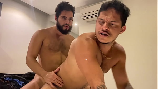 O Cara Do Meu Trabalho Veio No Meu Ap E Acabamos Fudendo, Ele Queria A Buceta Da Mina E Comeu Meu Cu thumbnail