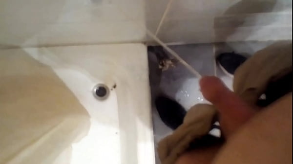 Ancora una volta ho fatto incazzare la doccia con mio cugino e lui non ne sa nulla