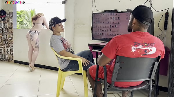 MIMDEIXOU_SO EM CASA COM OAMIGO ROLUDO E_EU NEM PEDIR TEMPO E JÁFUI LOGO DAR PRA ELE