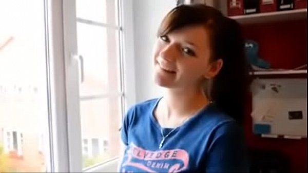 Deutscher Teenporno mit junger Rothaariger 