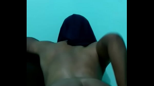 Rab&atilde_o empinado no sof&aacute_