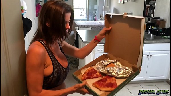 Play MP4 - Food and Cock Delivery for Alexis Fawx