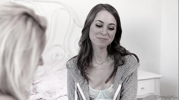 Play MP4 - Allie Haze and Mercedes Carrera Hot Lesbian Action