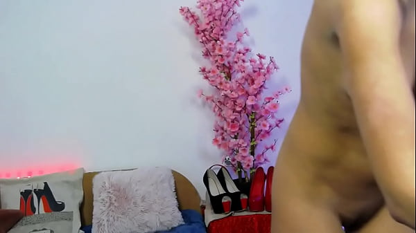 Play MP4 - Sexy brunette nurse sucking dildo and fingering pussy