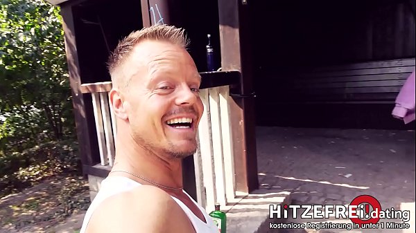 Random Dude Bodo BANGS_Milf Slut Jana Schwarz in_Park hitzefrei.dating